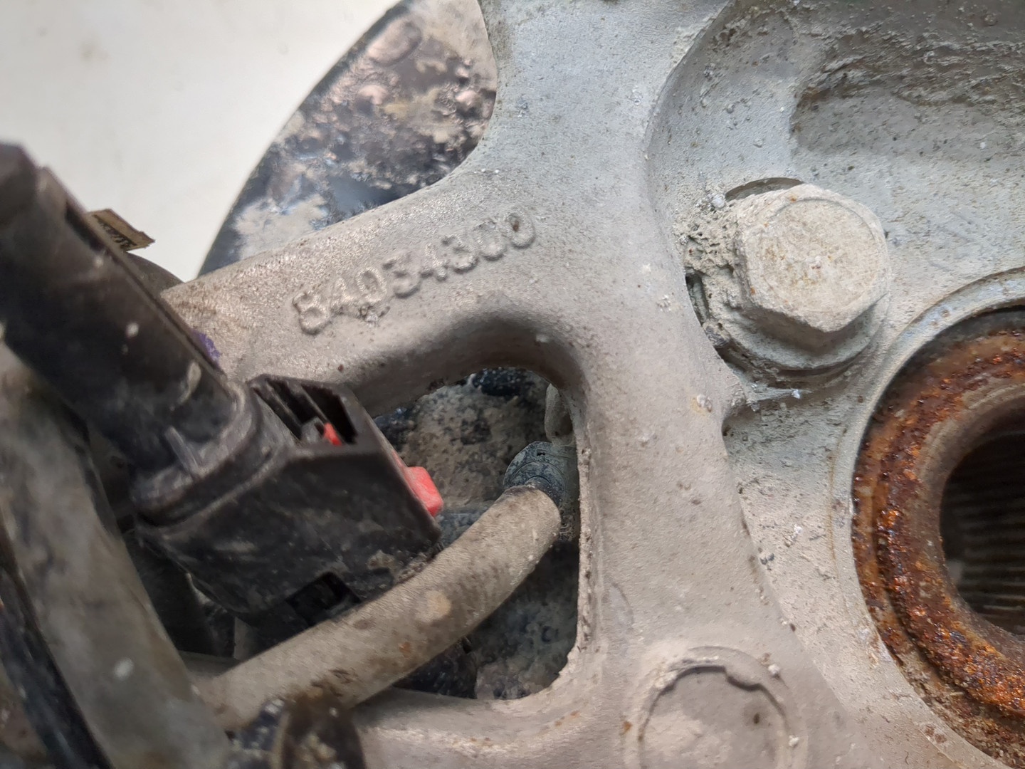 Кулак поворотный задний левый