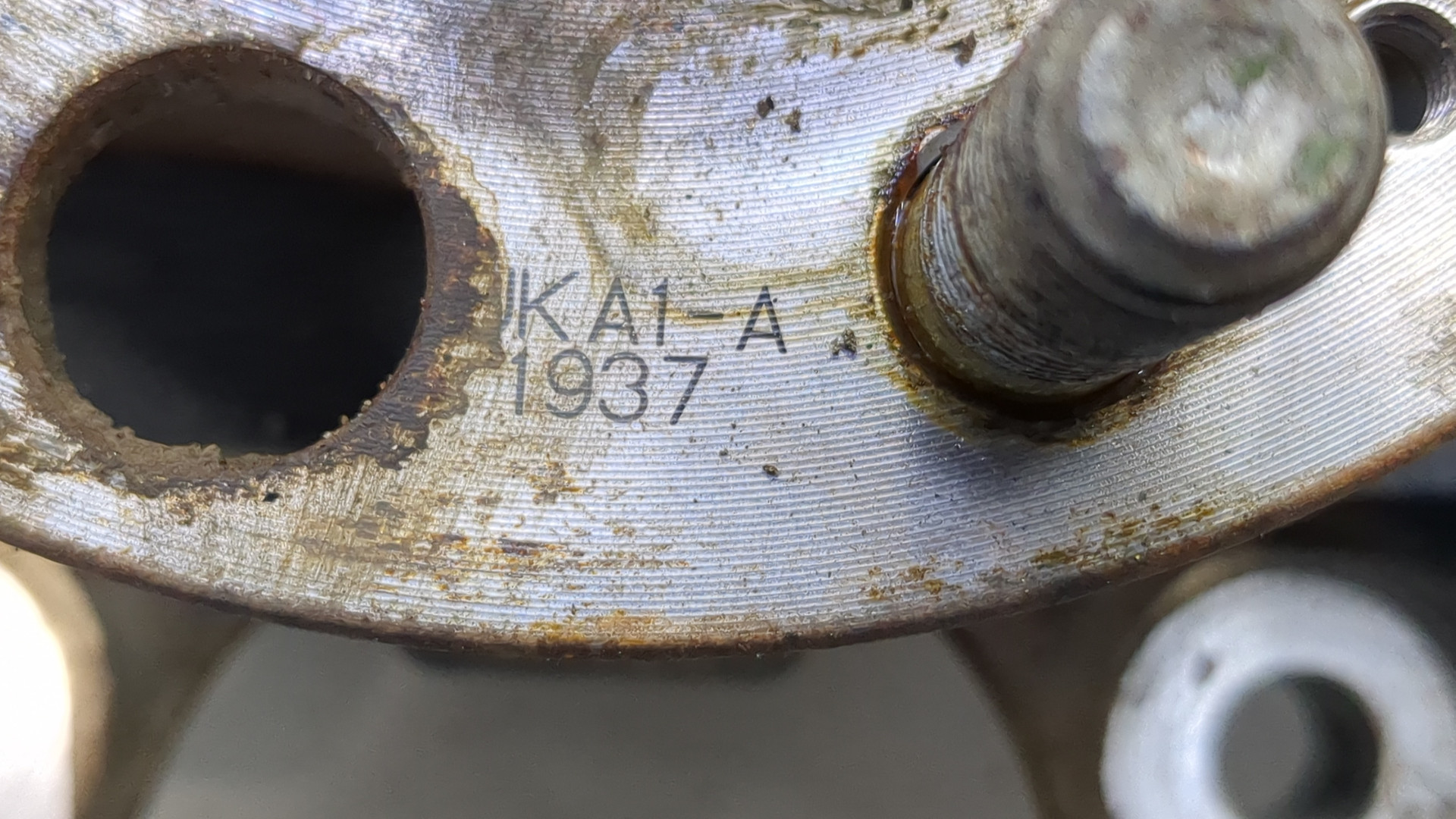 Кулак поворотный задний правый