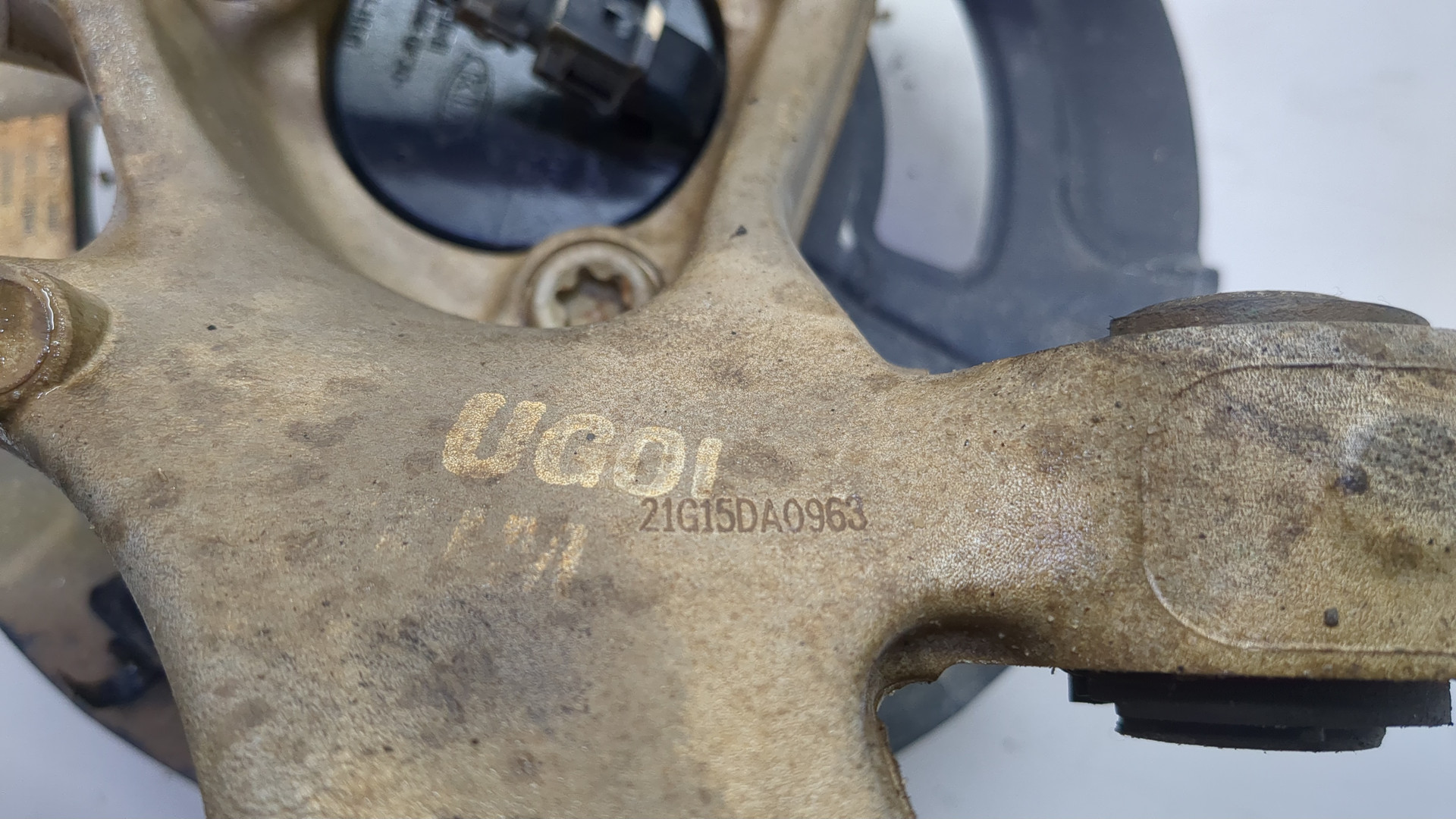 Кулак поворотный задний правый