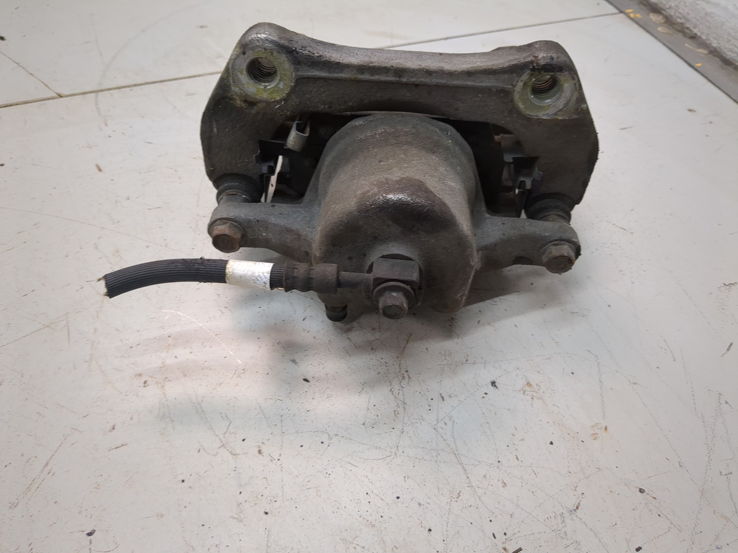 Суппорт передний правый