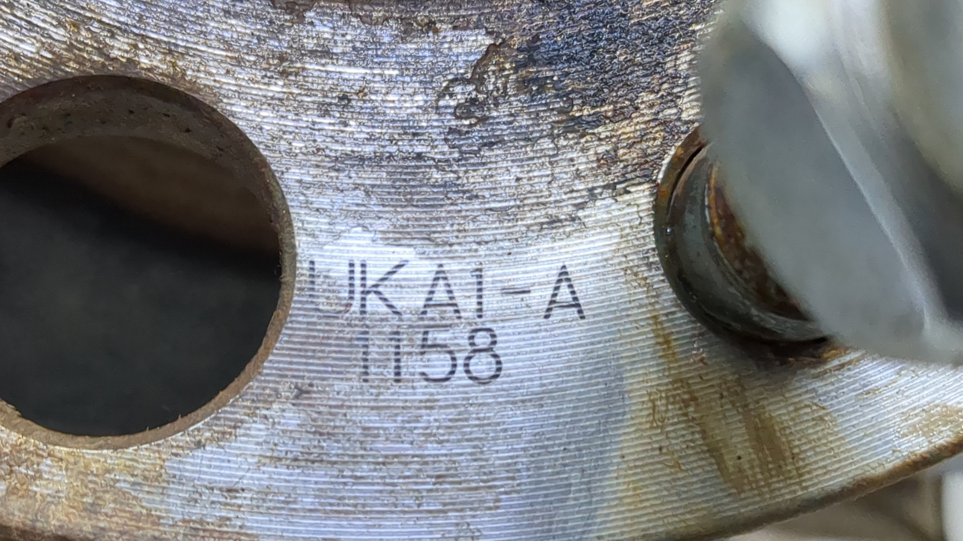 Кулак поворотный задний левый