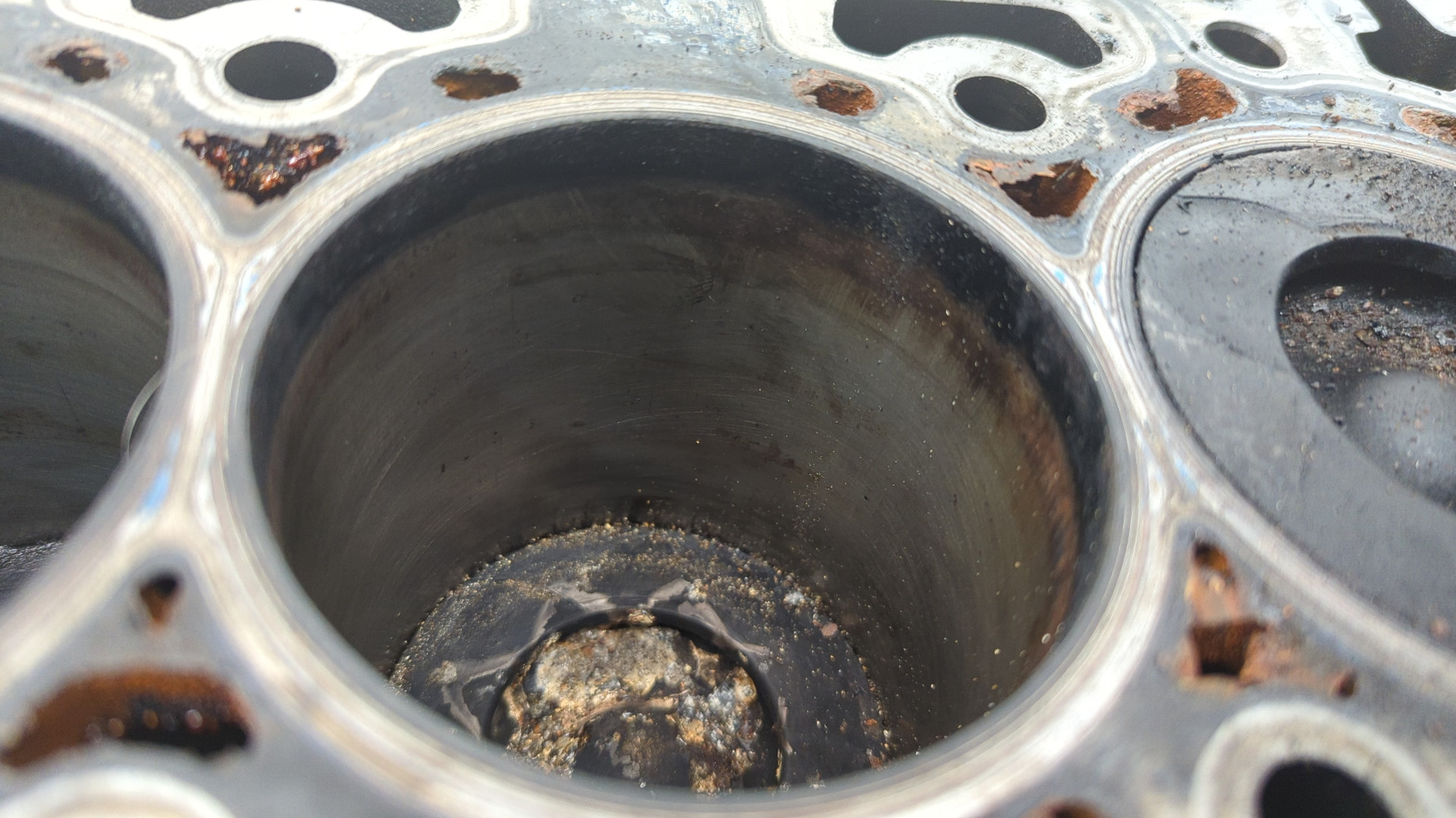 Блок двигателя