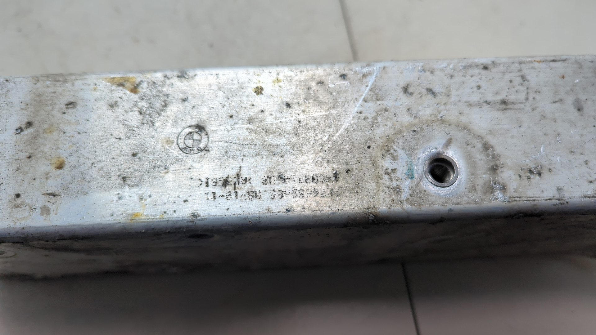 Кронштейн усилителя переднего бампера