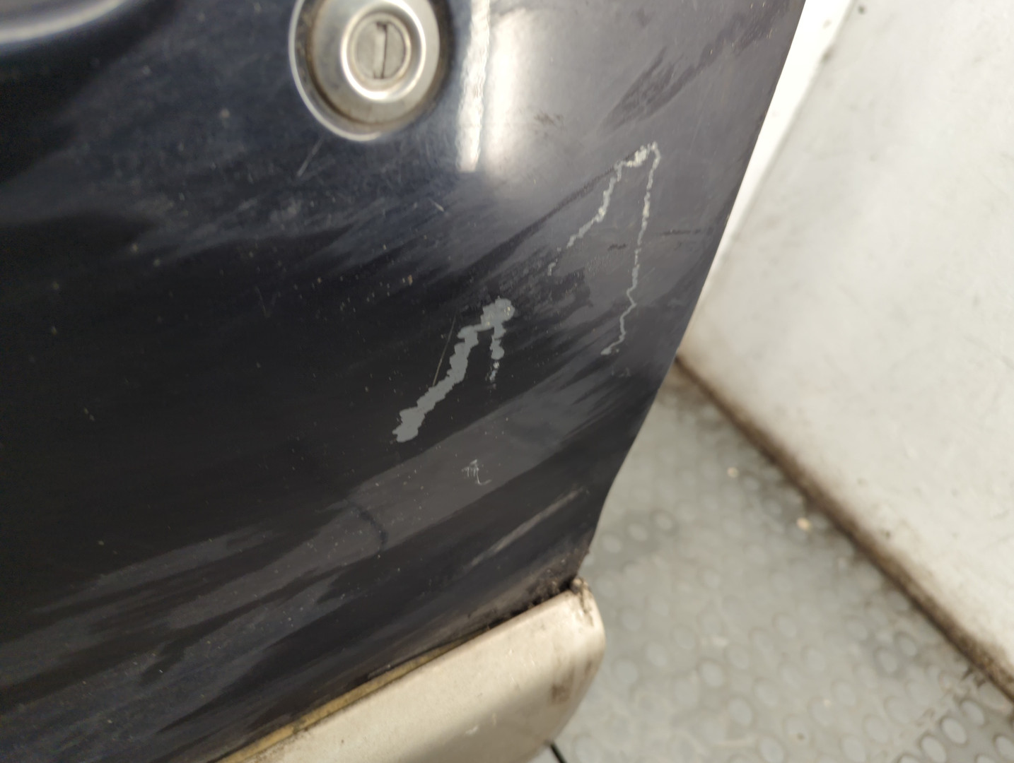 Дверь передняя левая