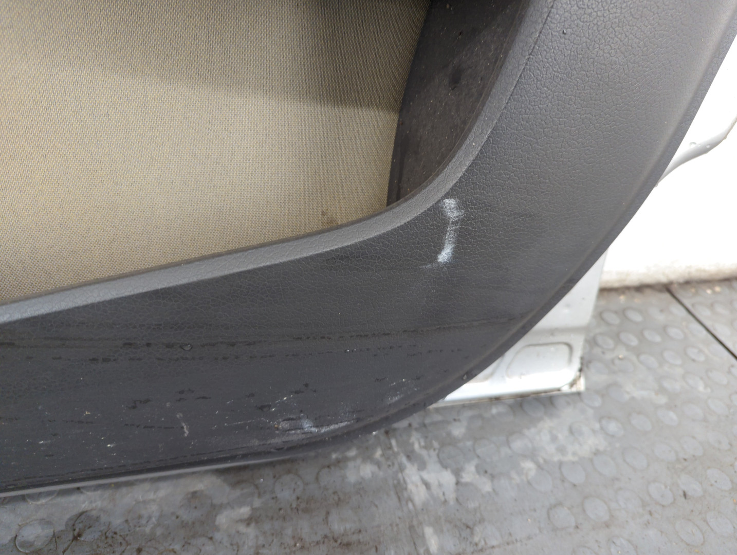 Дверь передняя правая