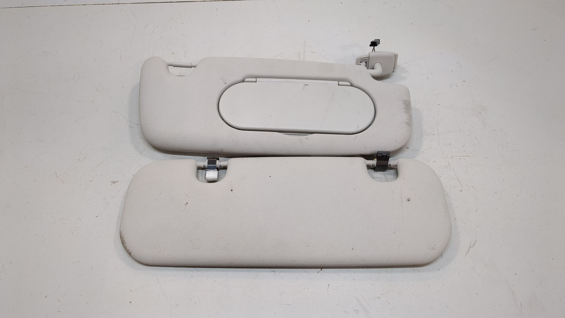 Козырек солнцезащитный