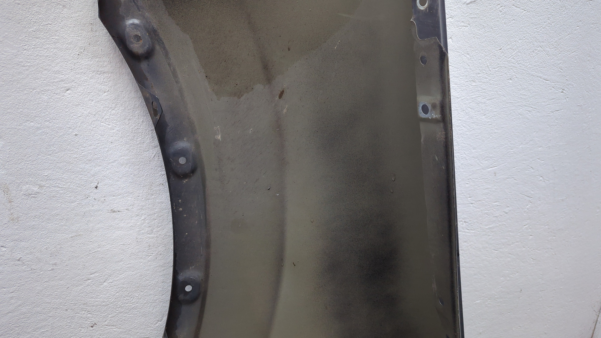 Крыло переднее правое