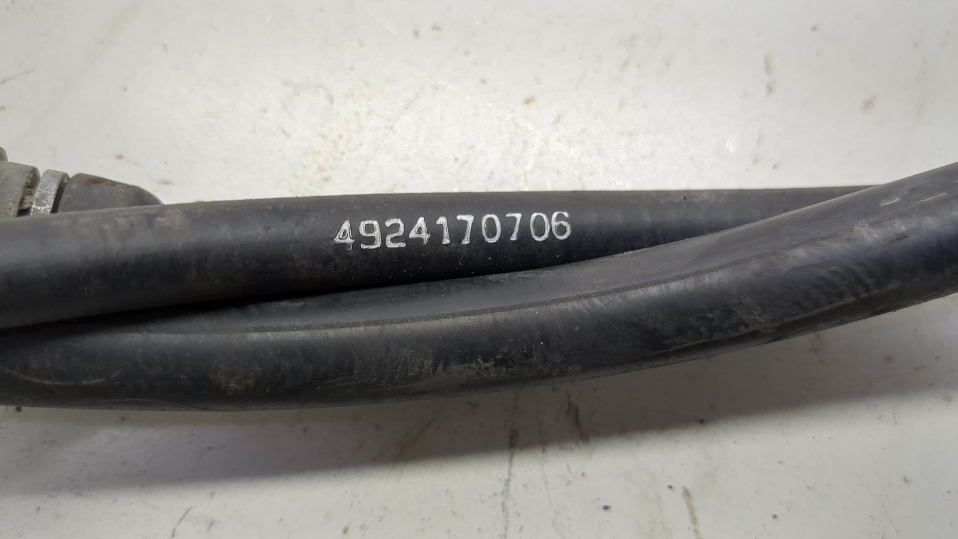 Трос стояночного тормоза