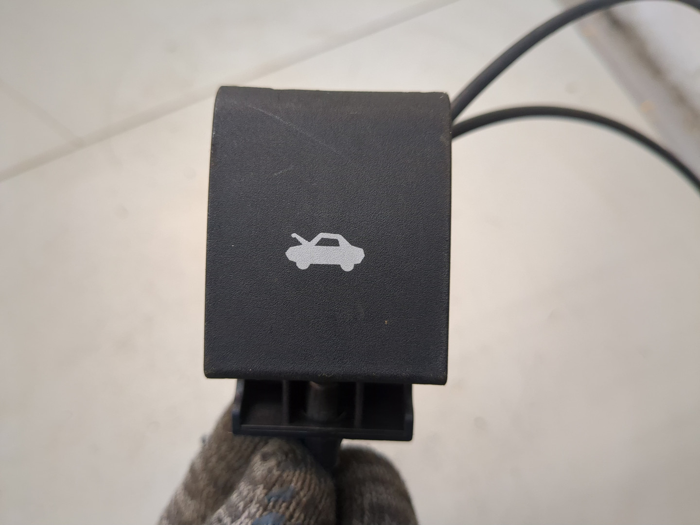 Ручка открывания капота