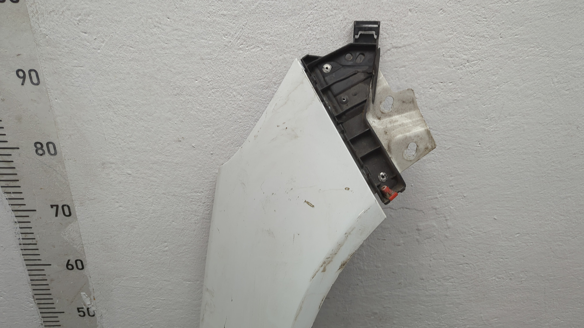 Крыло переднее правое