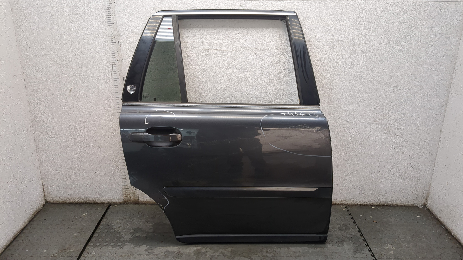 Дверь задняя правая