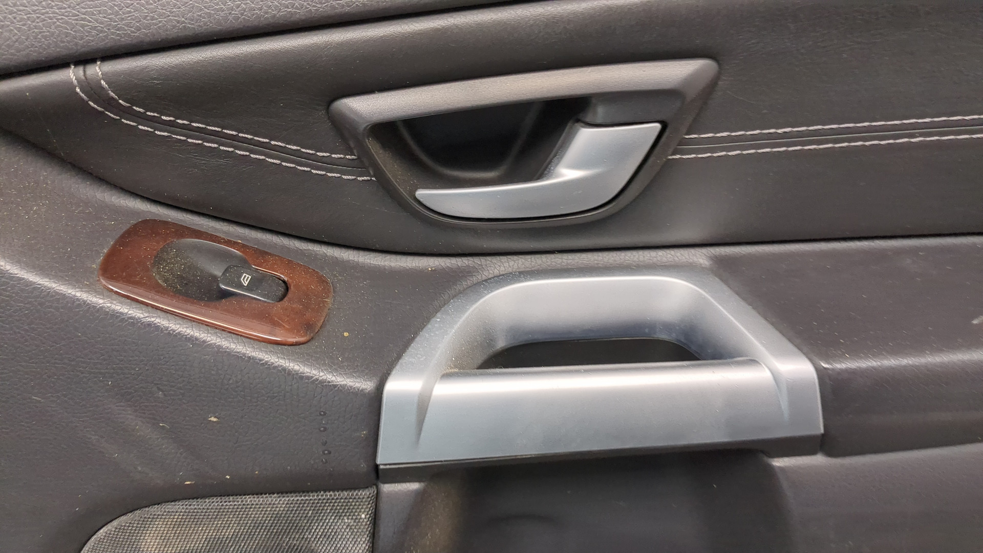 Дверь задняя правая