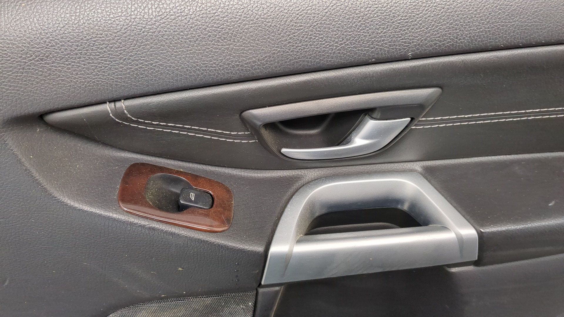 Дверь задняя правая