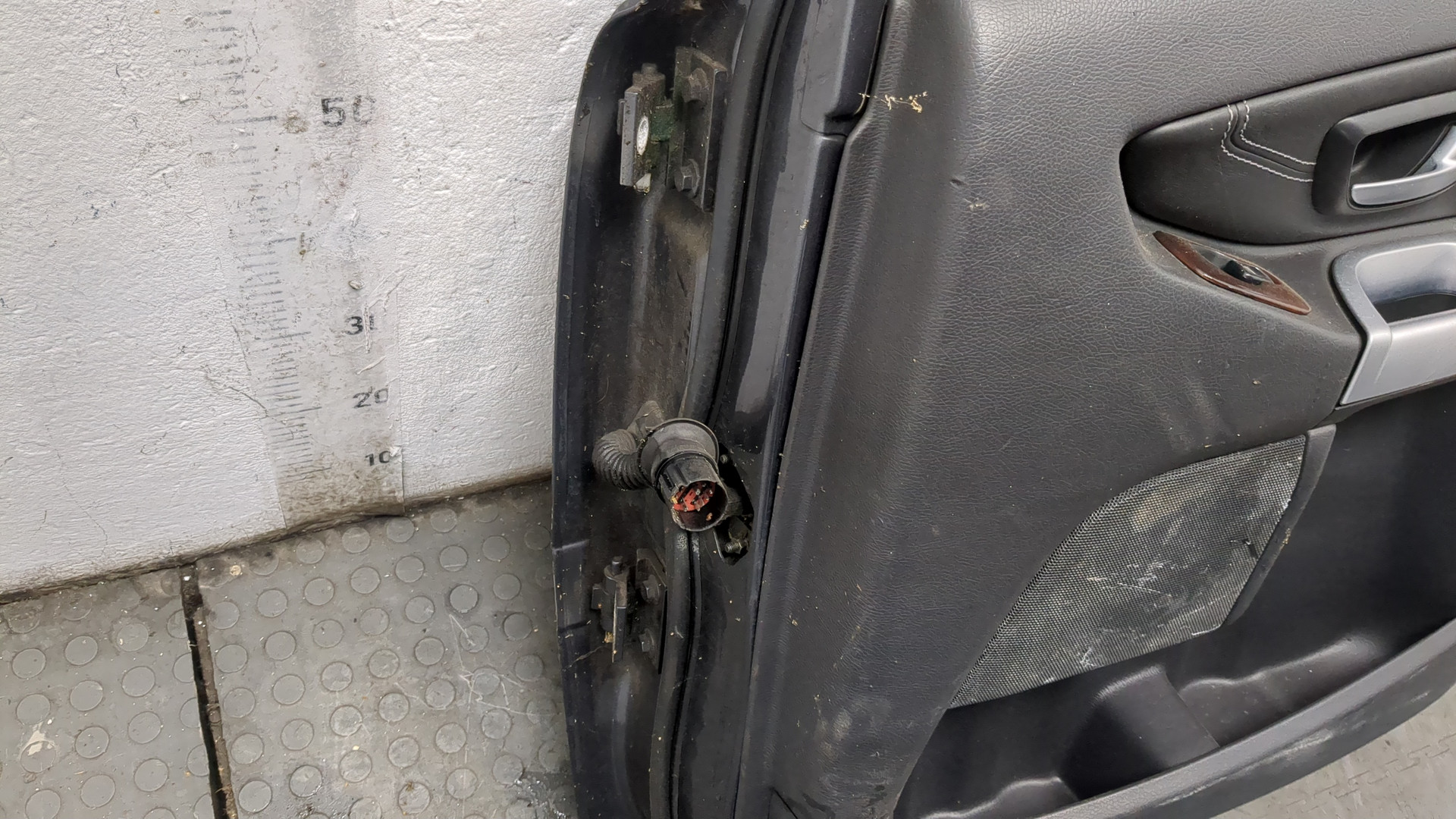 Дверь задняя правая