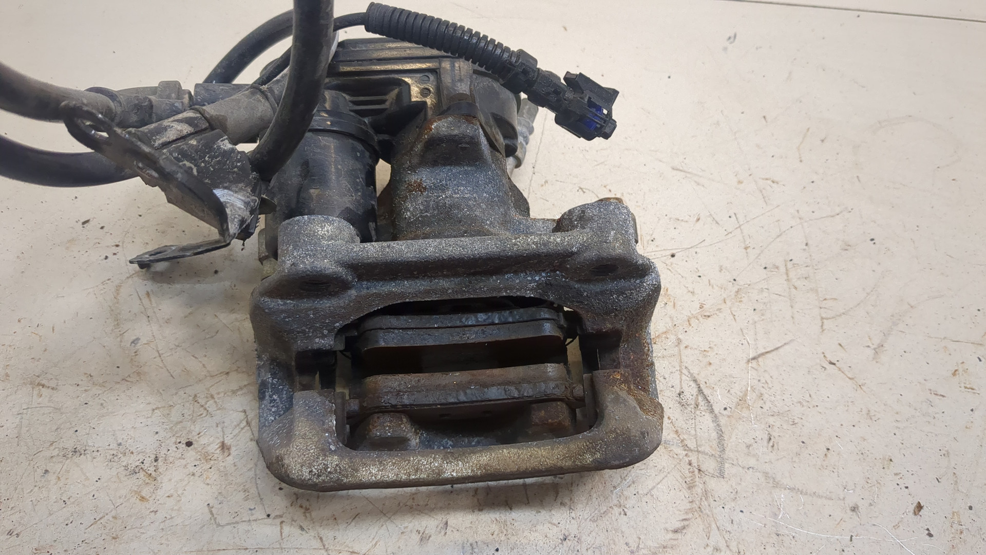 Суппорт задний правый