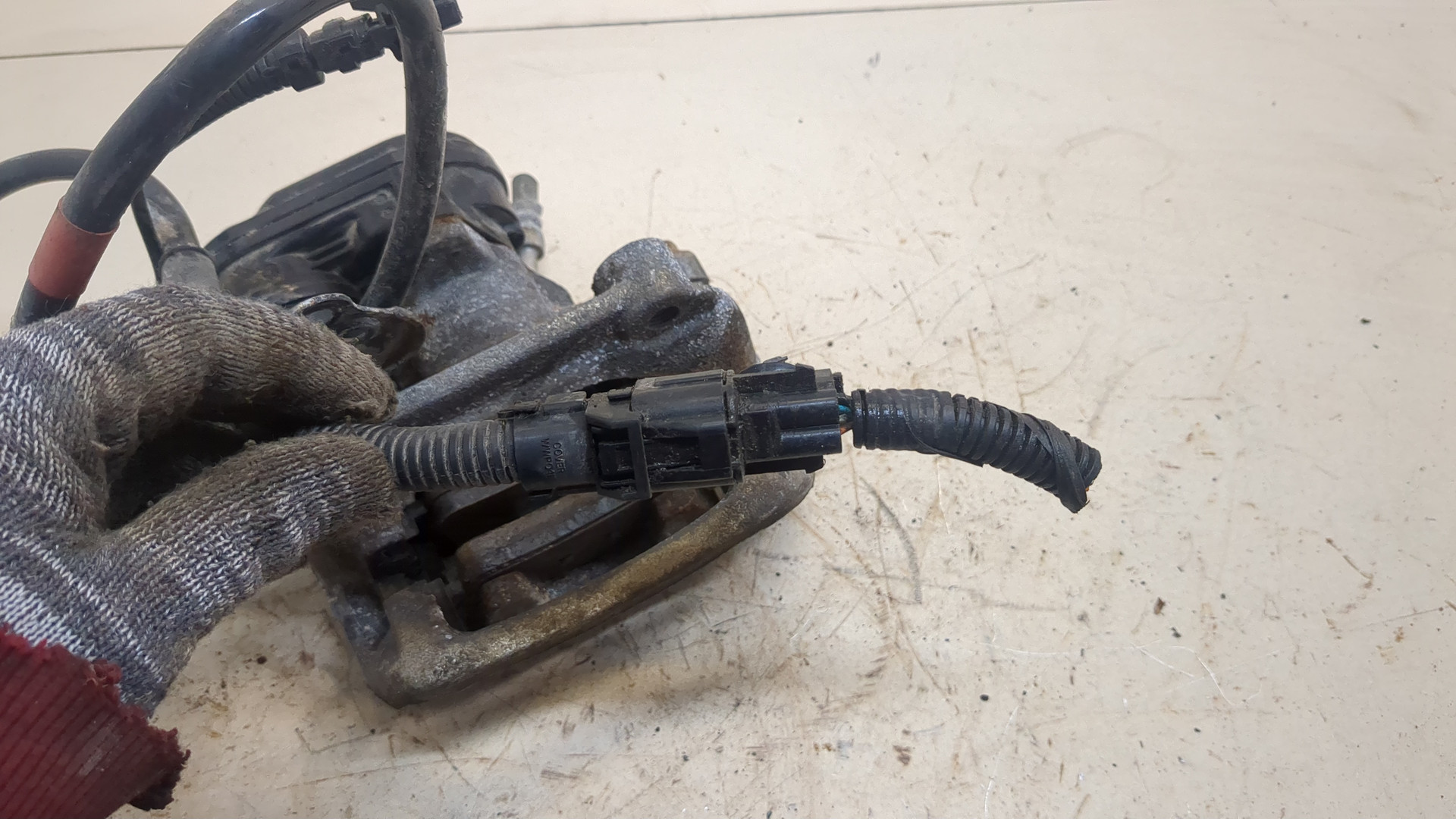 Суппорт задний правый