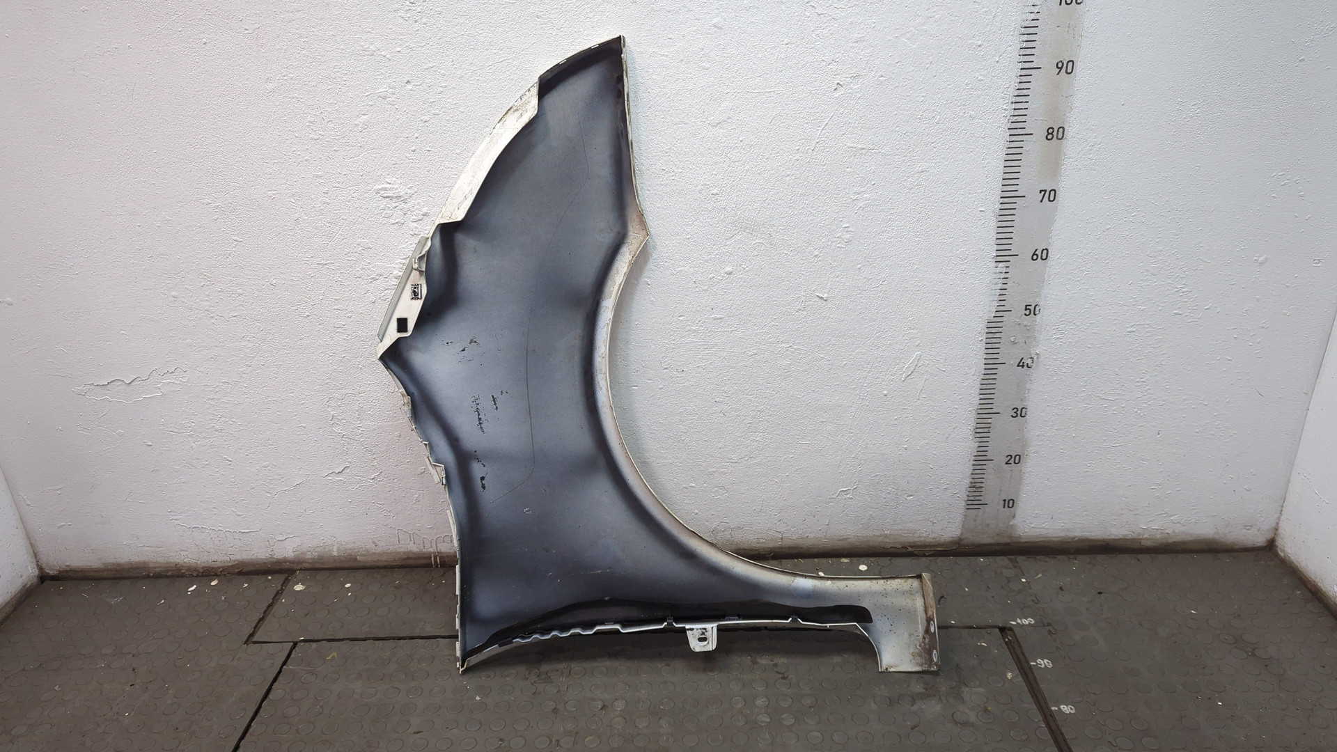 Крыло переднее левое