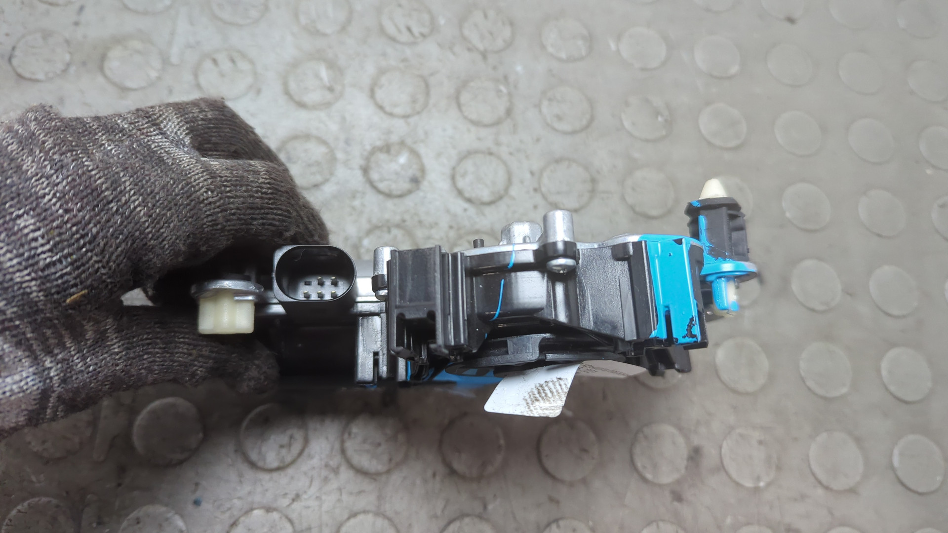 Активатор замка багажника