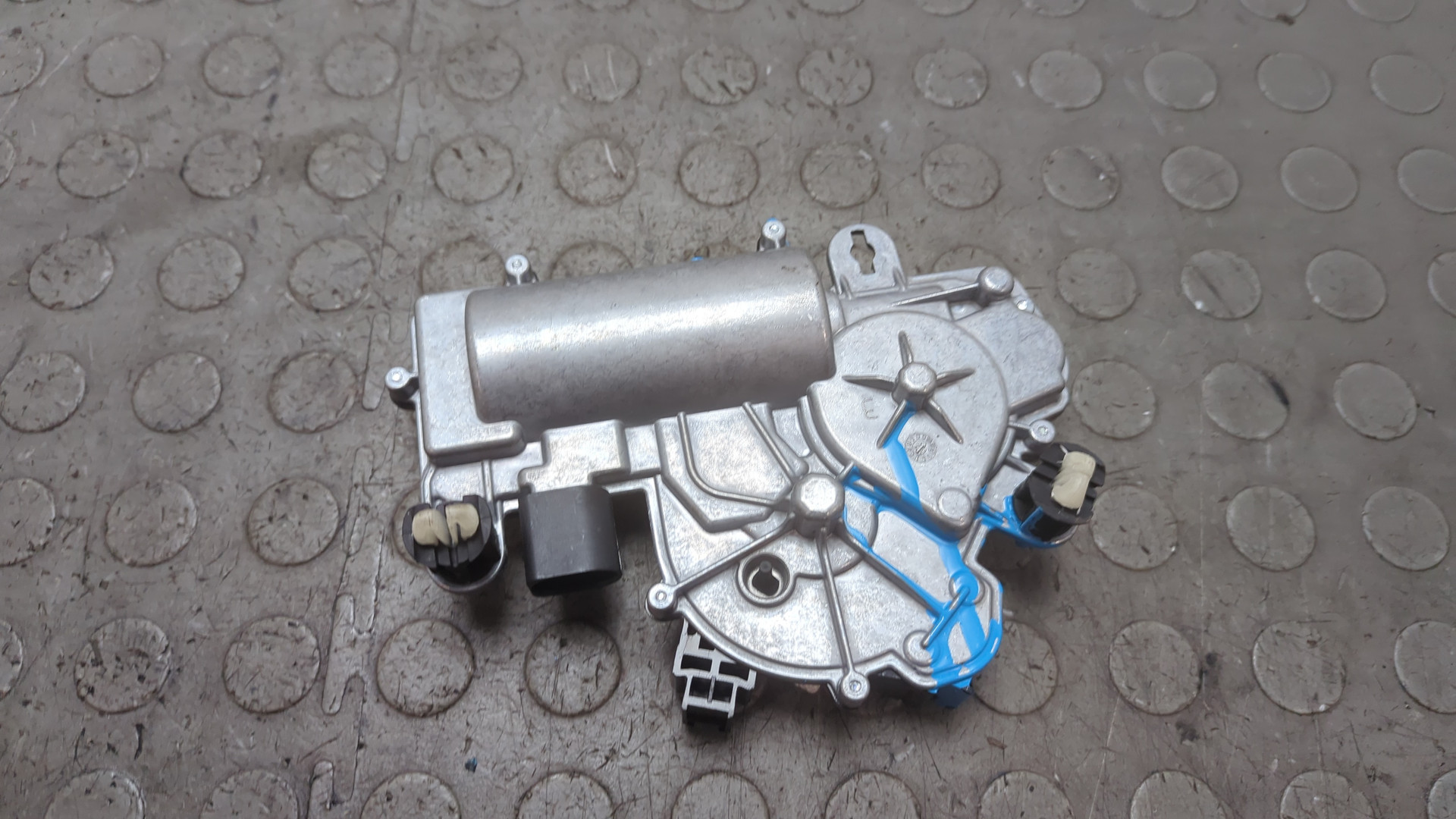 Активатор замка багажника