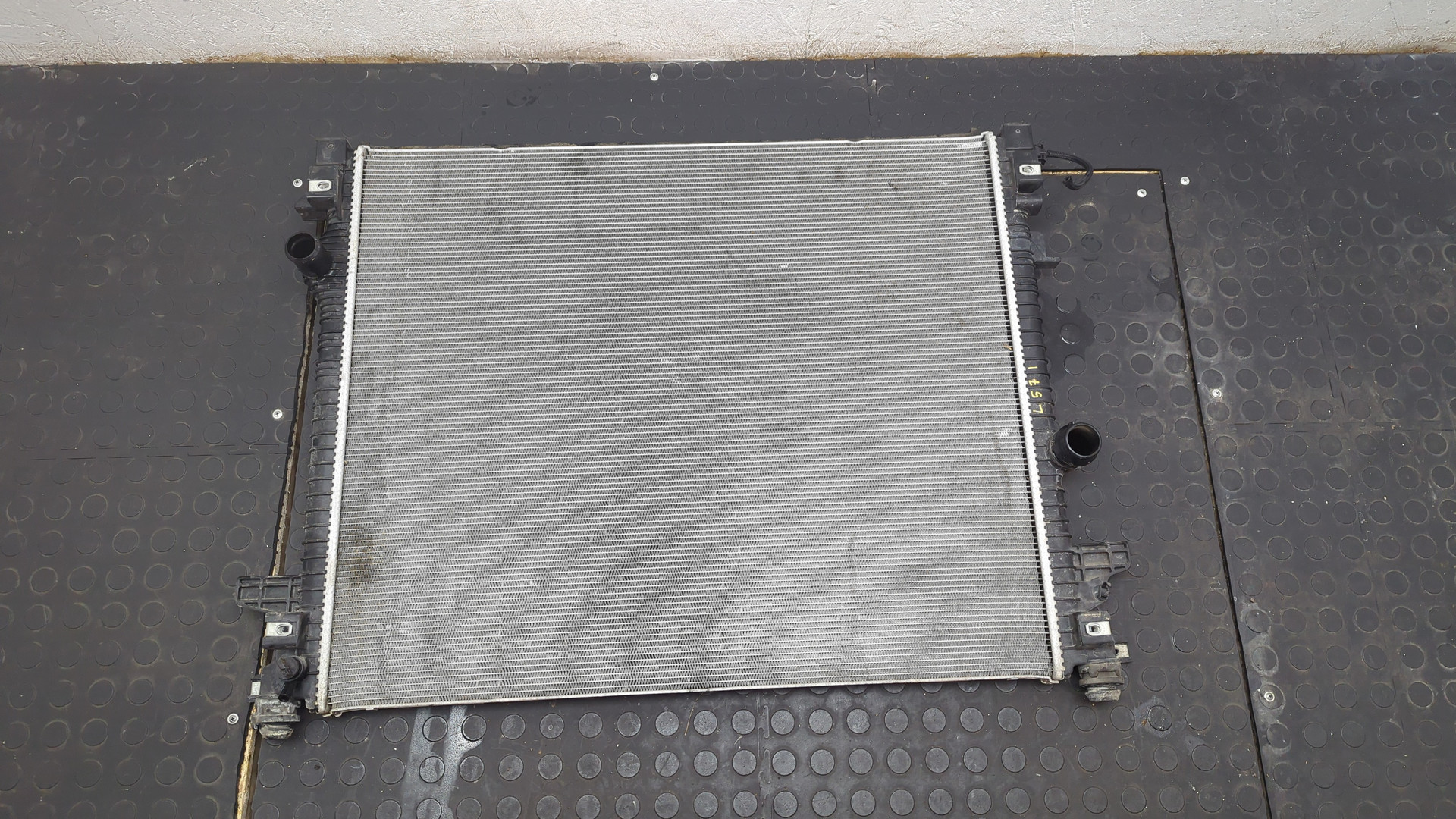 Радиатор охлаждения двигателя основной