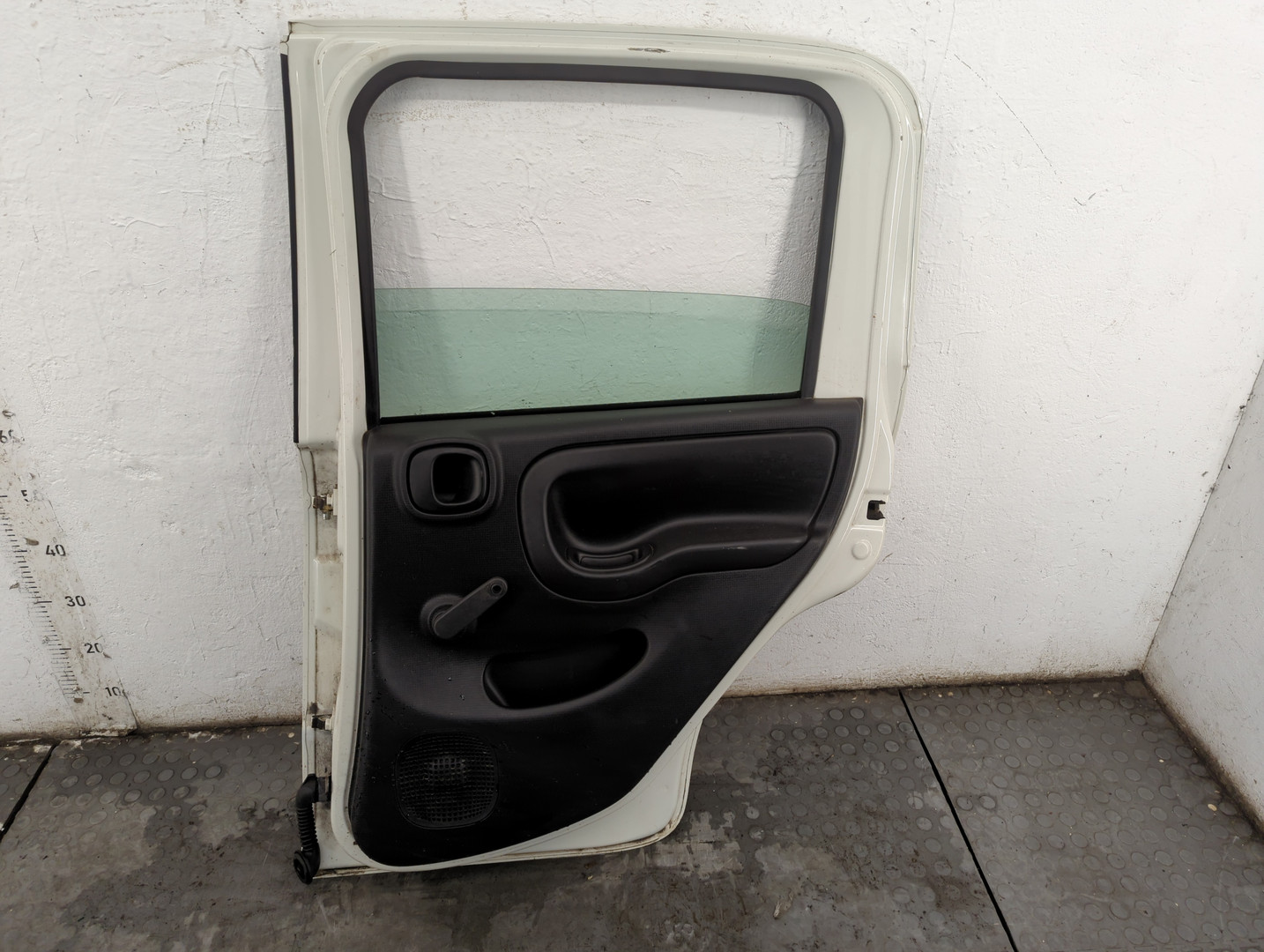 Дверь задняя правая