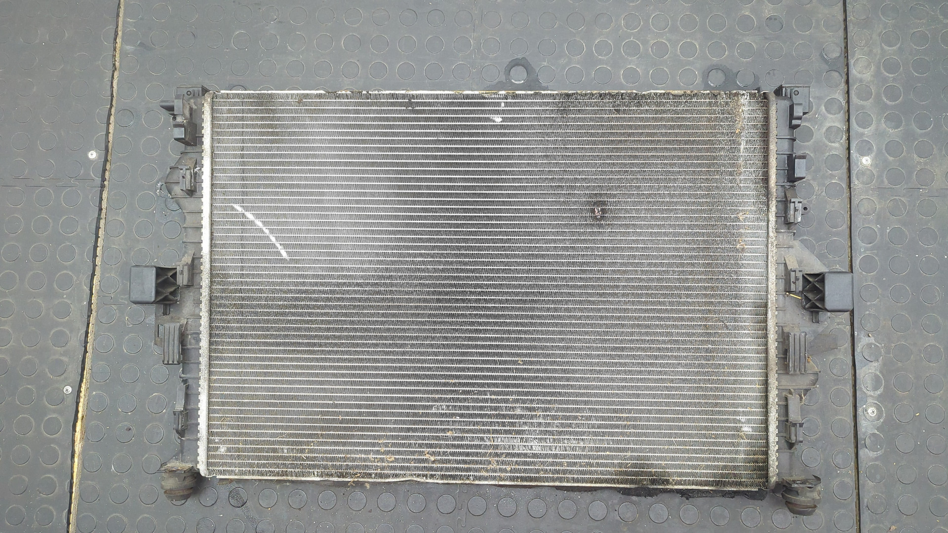 Радиатор охлаждения двигателя основной