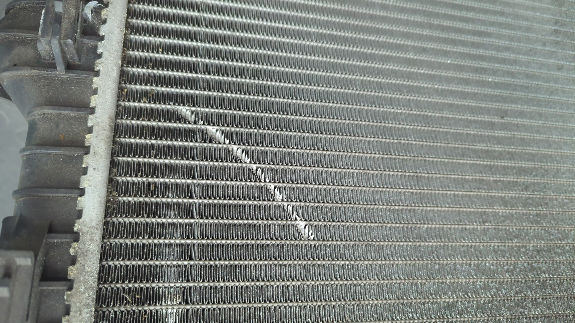 Радиатор охлаждения двигателя основной