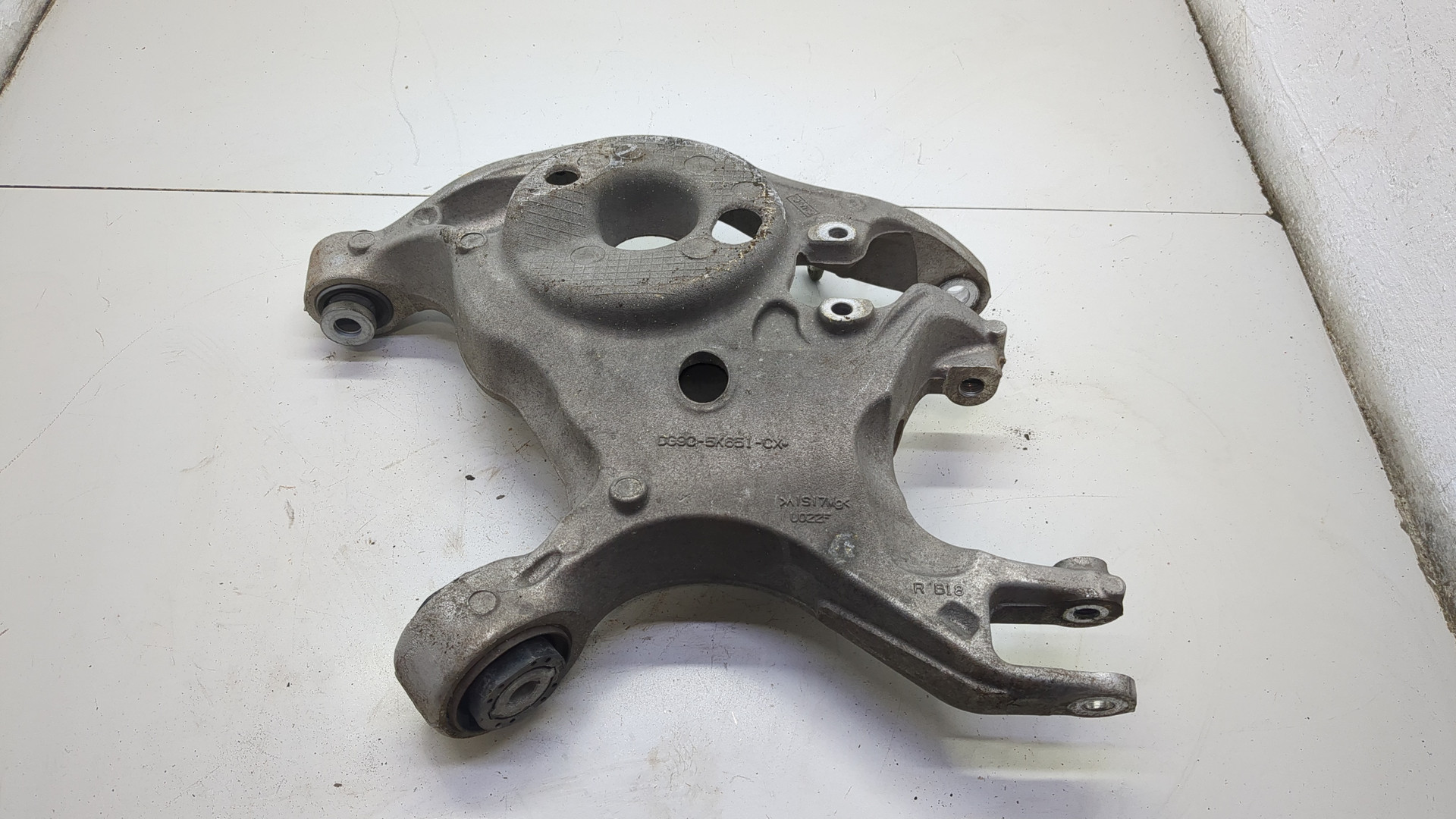 Рычаг задний правый