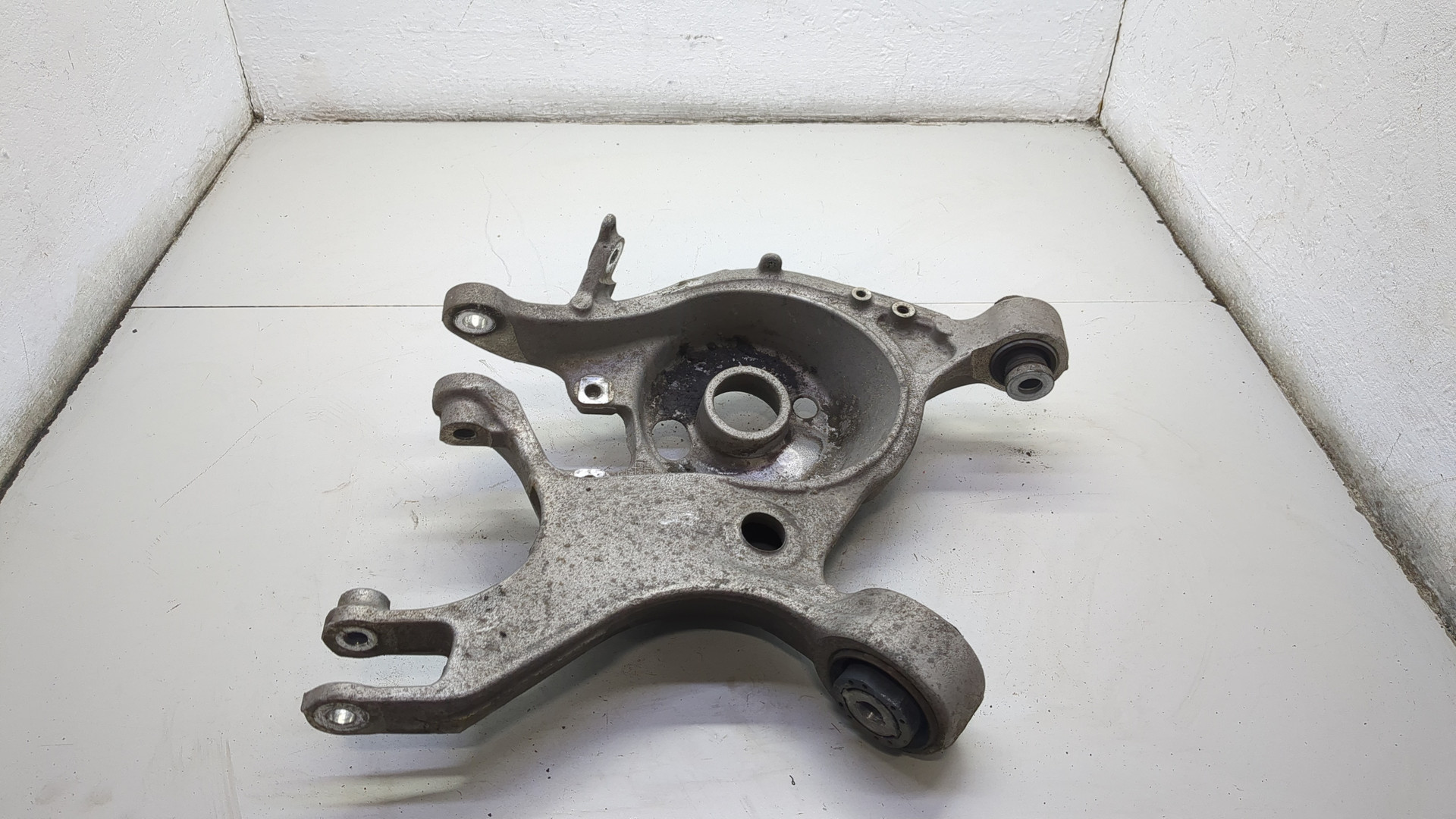 Рычаг задний правый