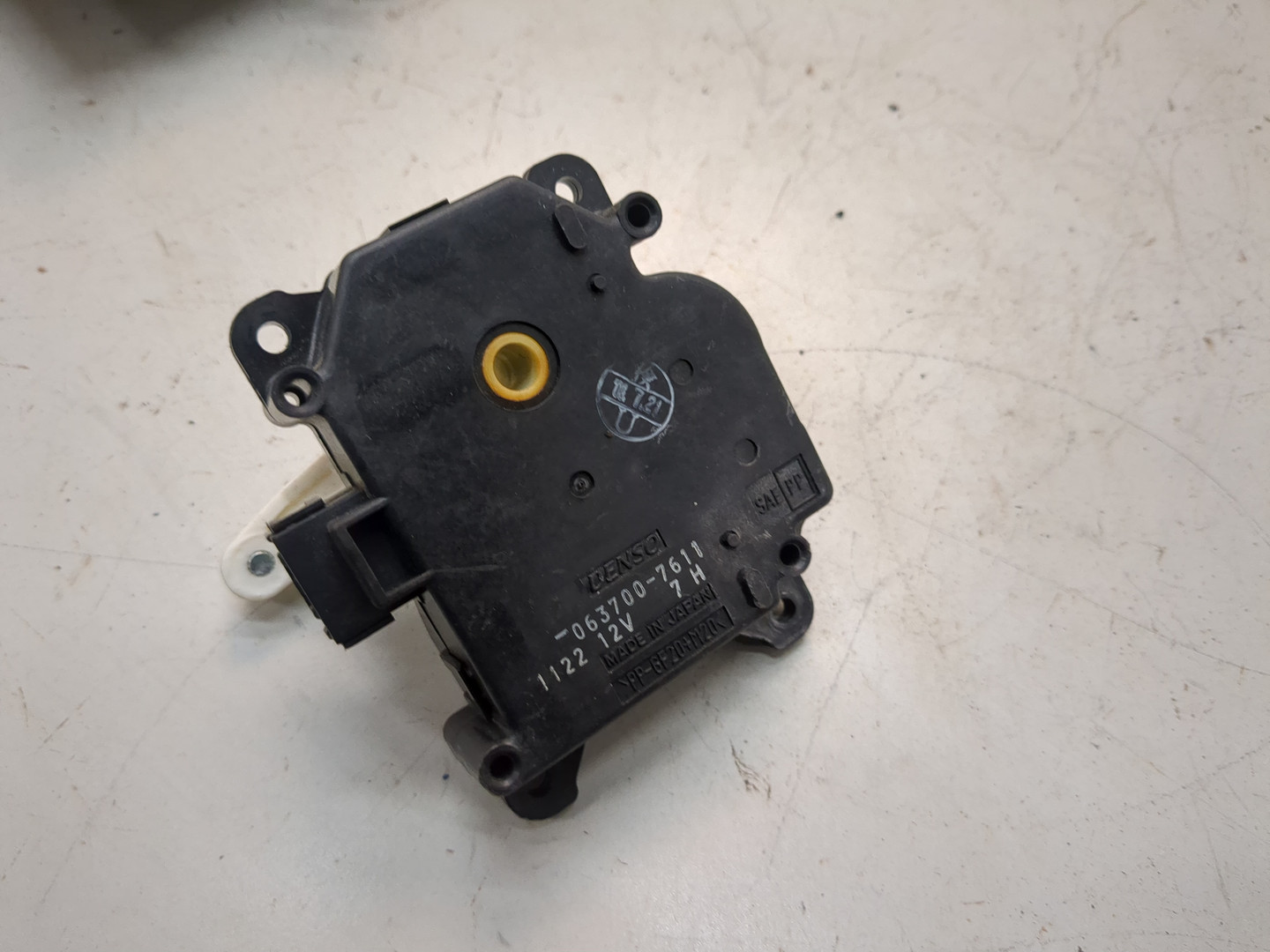 Моторчик заслонки печки