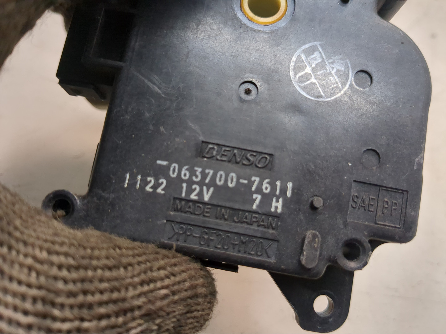 Моторчик заслонки печки