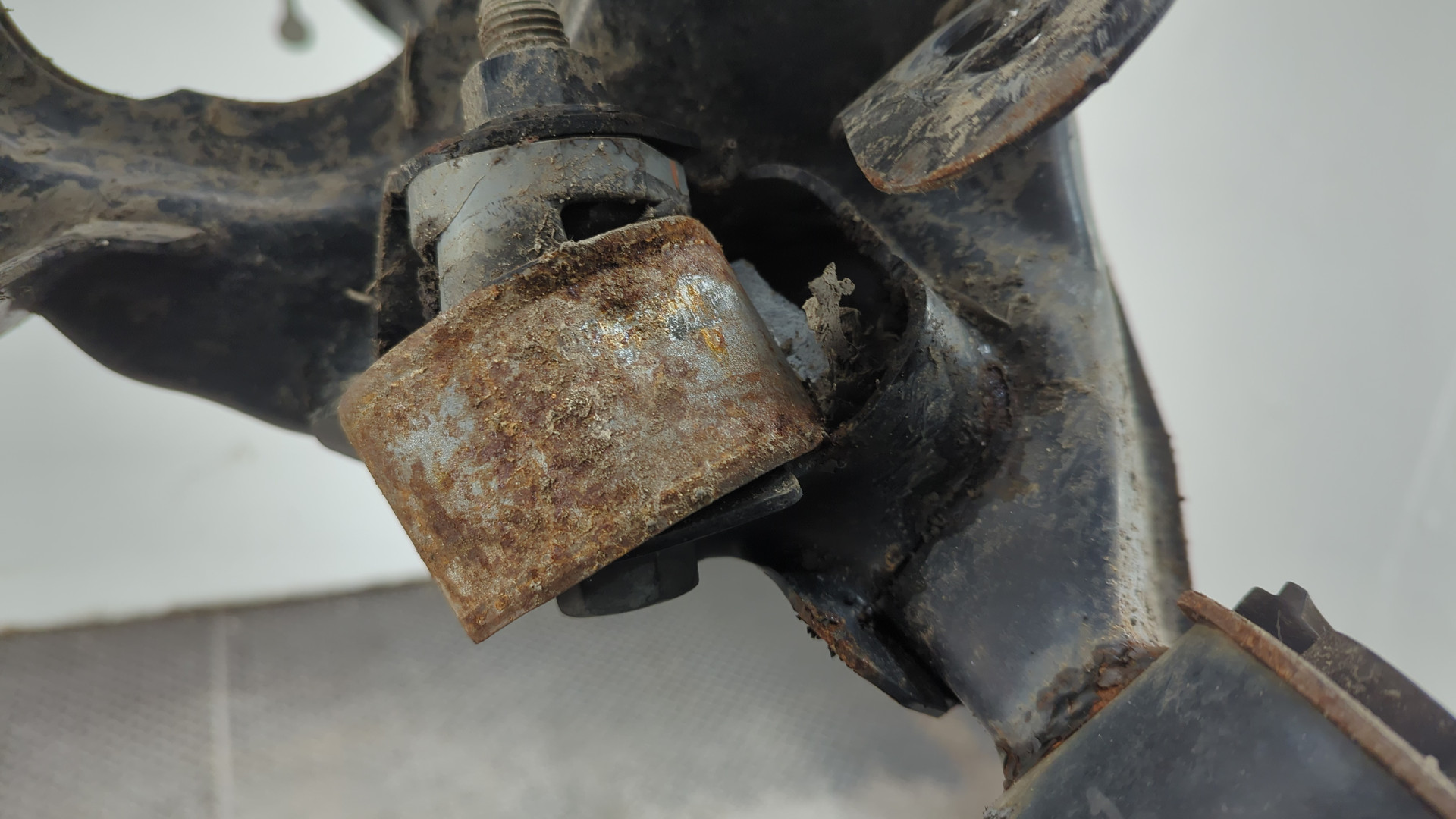 Балка подмоторная