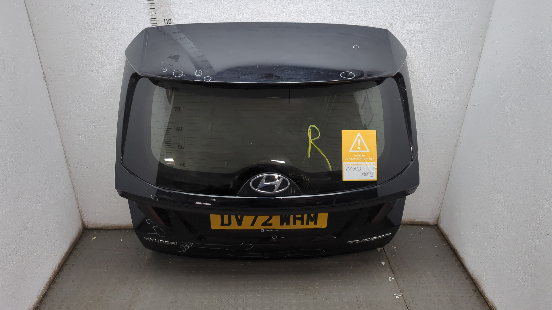 Дверь багажника