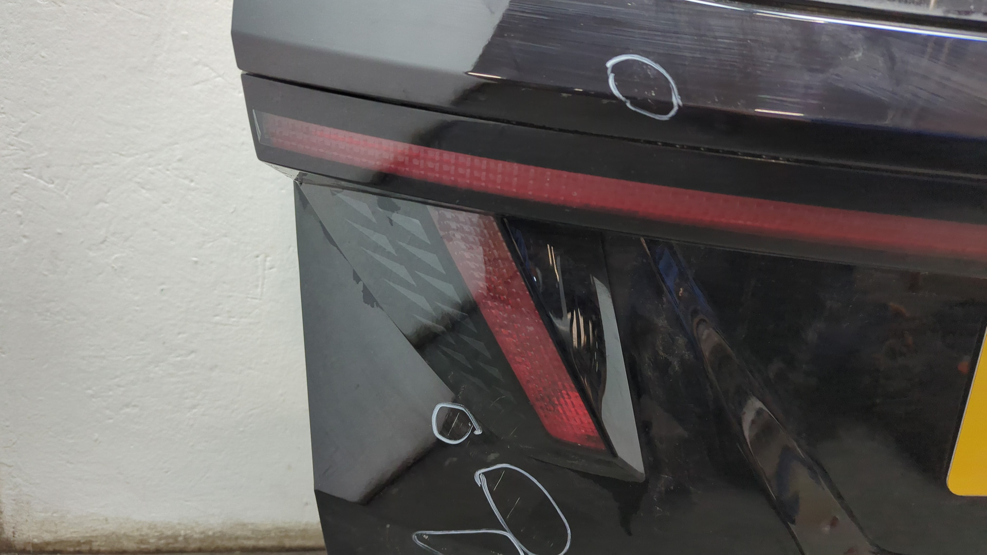 Дверь багажника