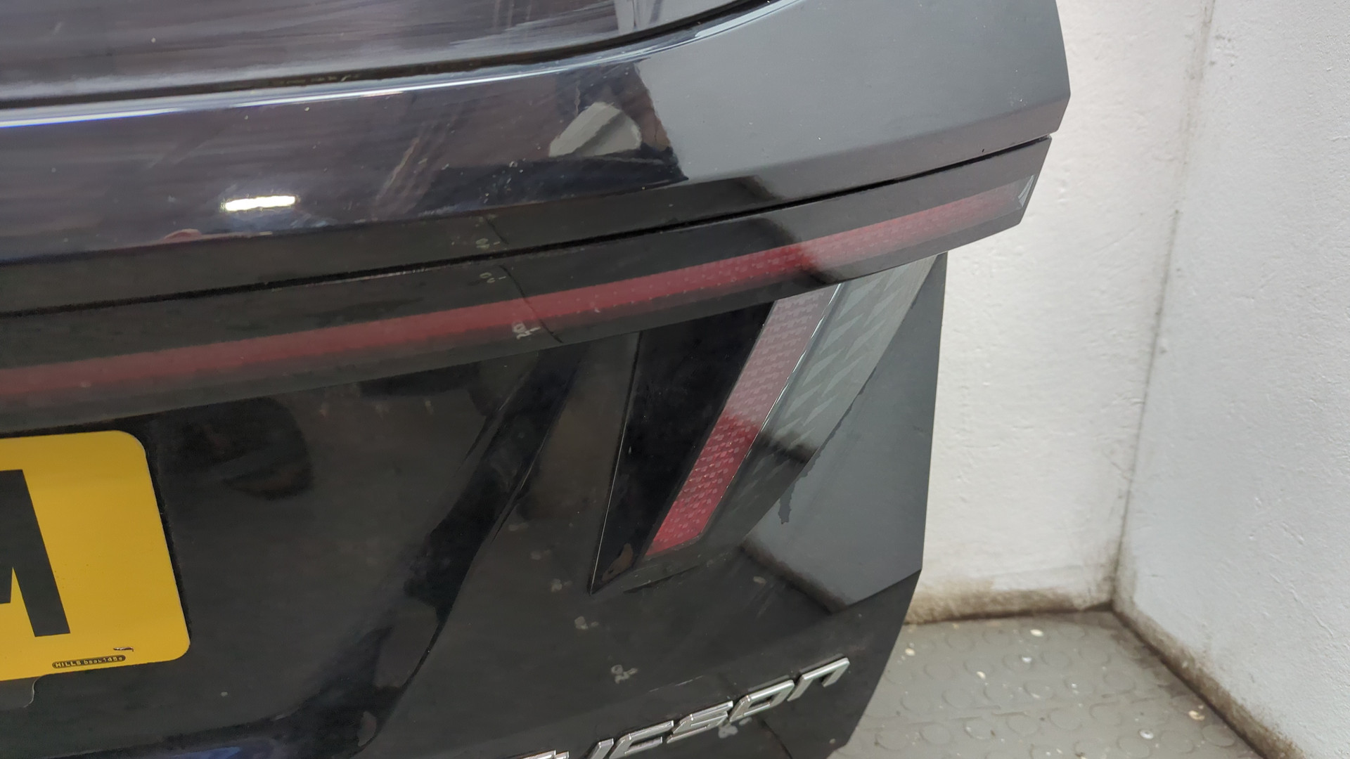 Дверь багажника