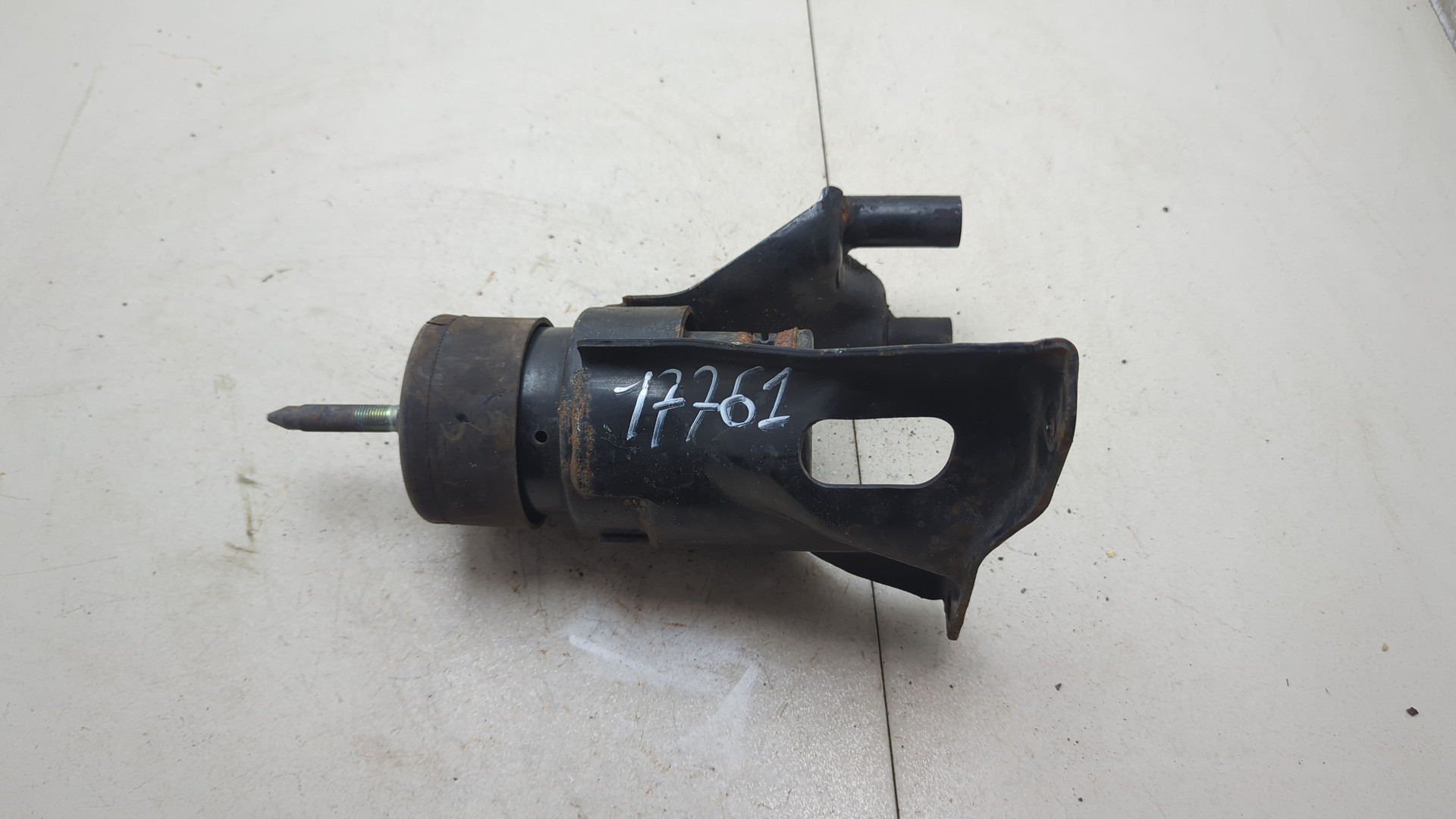 Опора двигателя