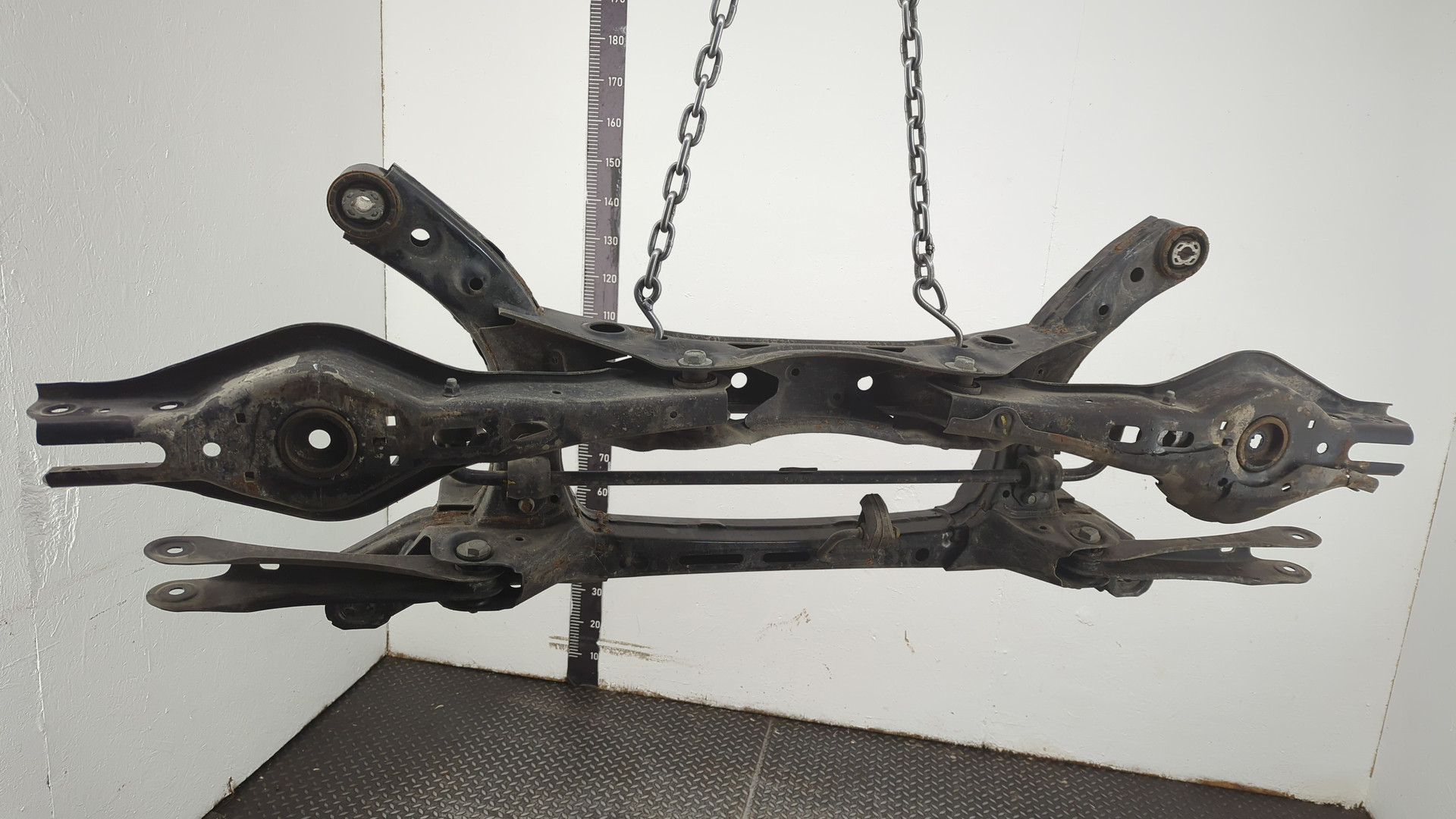 Балка задняя