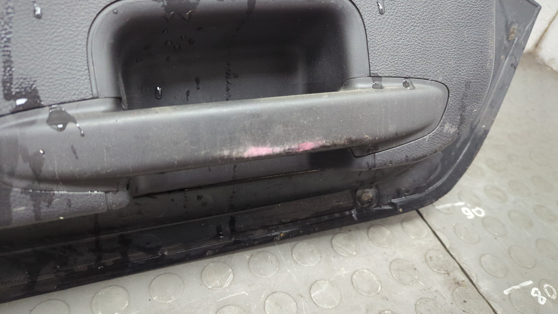 Дверь багажника