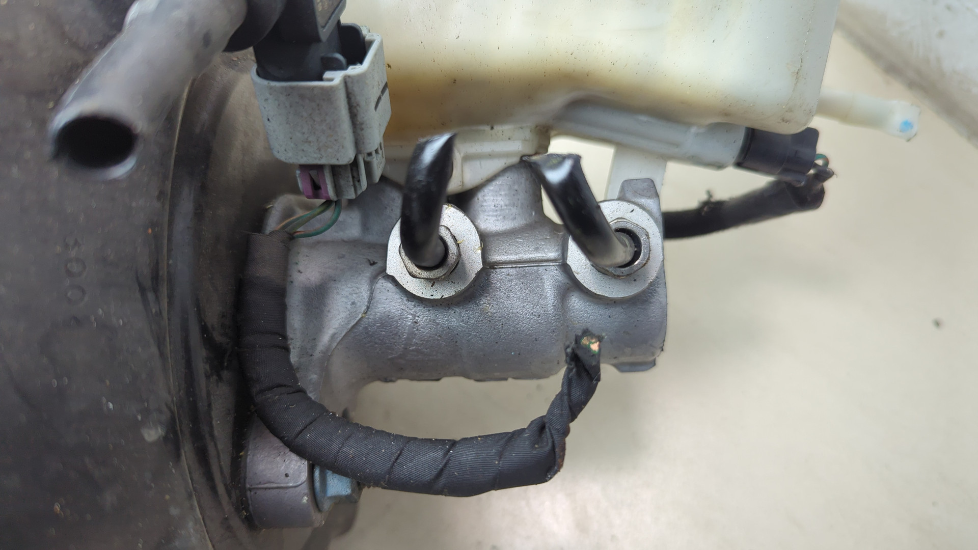 Цилиндр тормозной главный