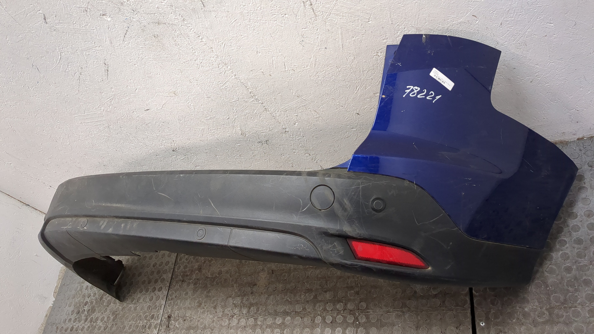 Бампер задний