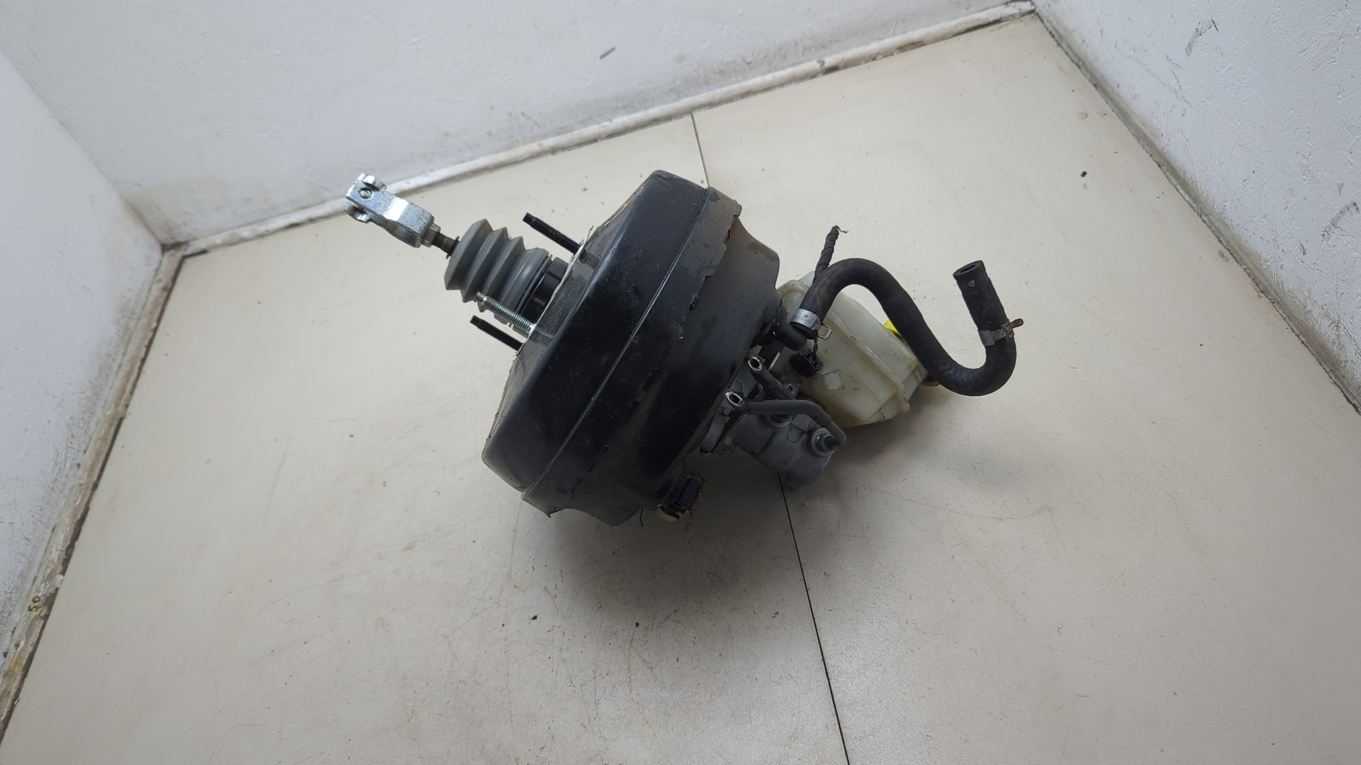 Цилиндр тормозной главный