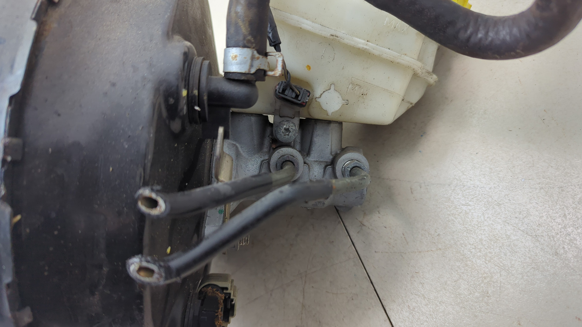 Цилиндр тормозной главный