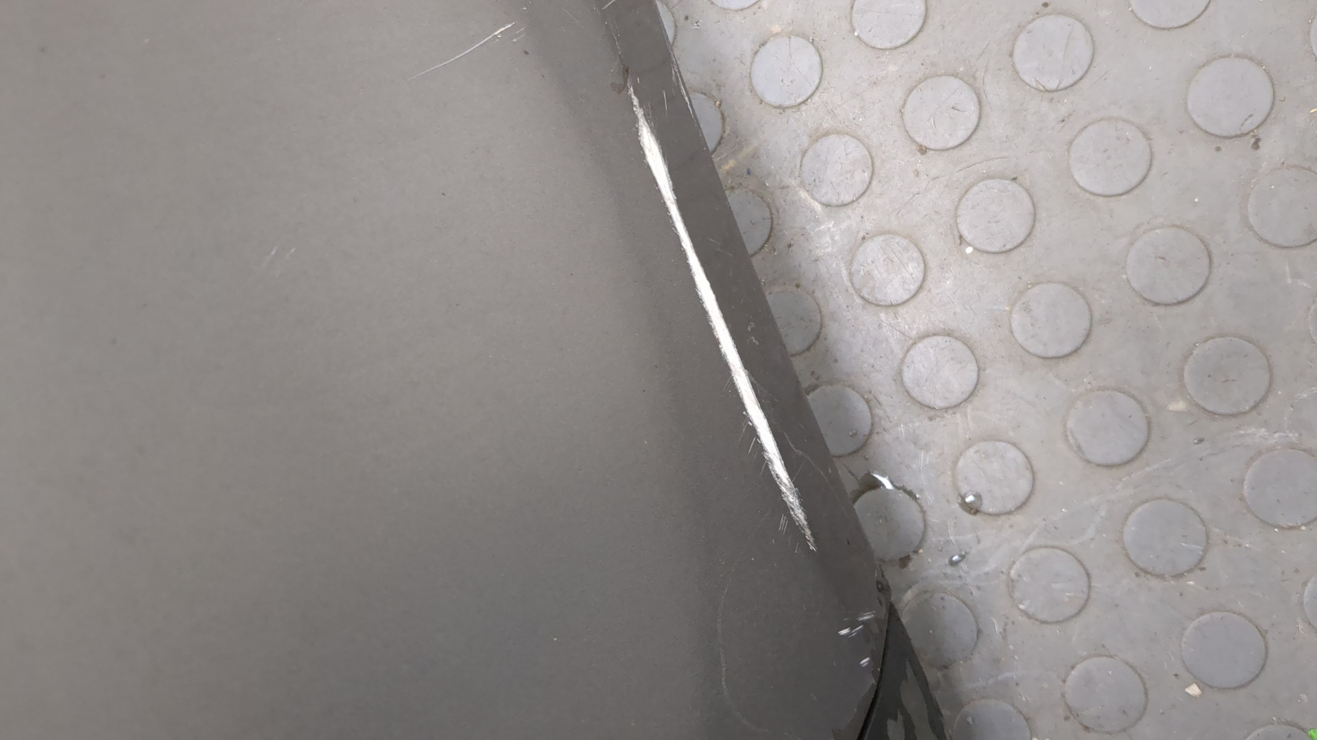 Бампер задний