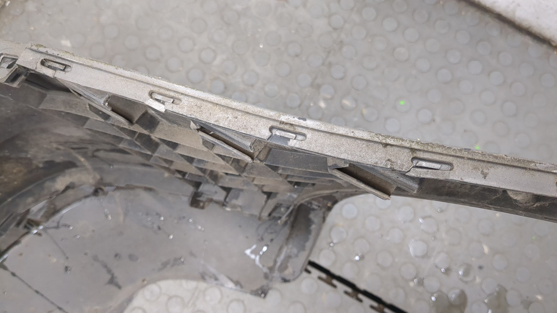 Бампер задний