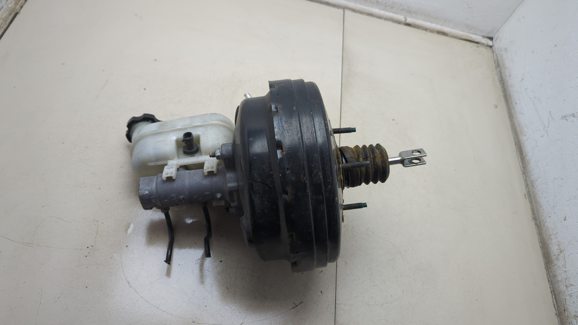 Цилиндр тормозной главный