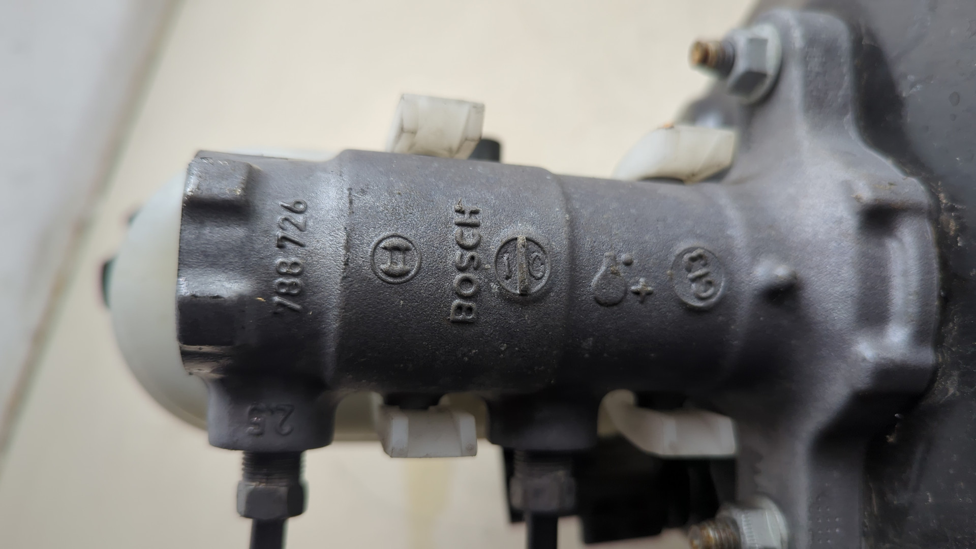 Цилиндр тормозной главный