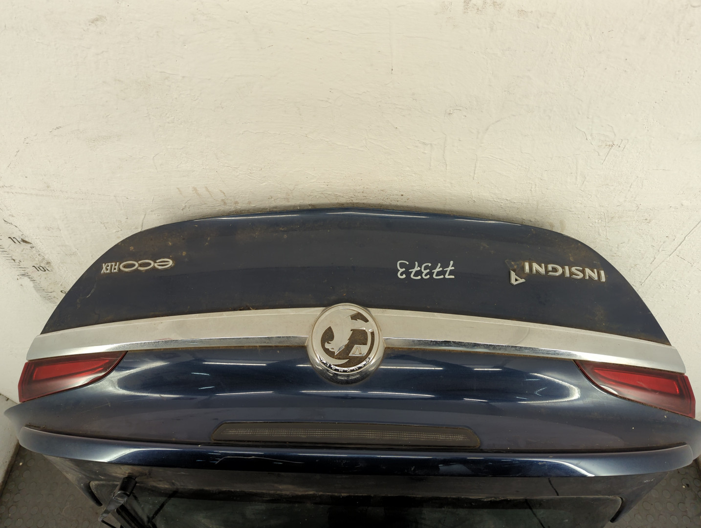 Дверь багажника