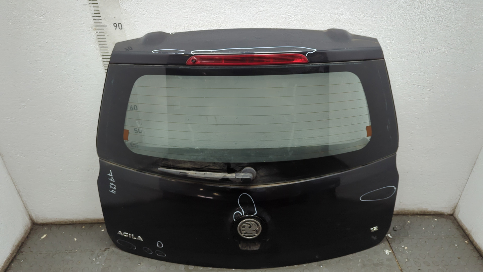 Дверь багажника