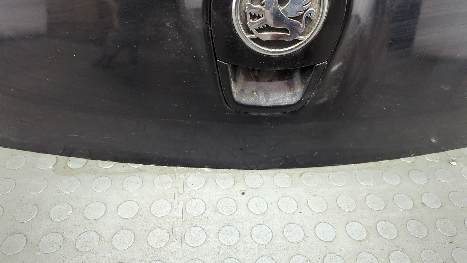 Дверь багажника