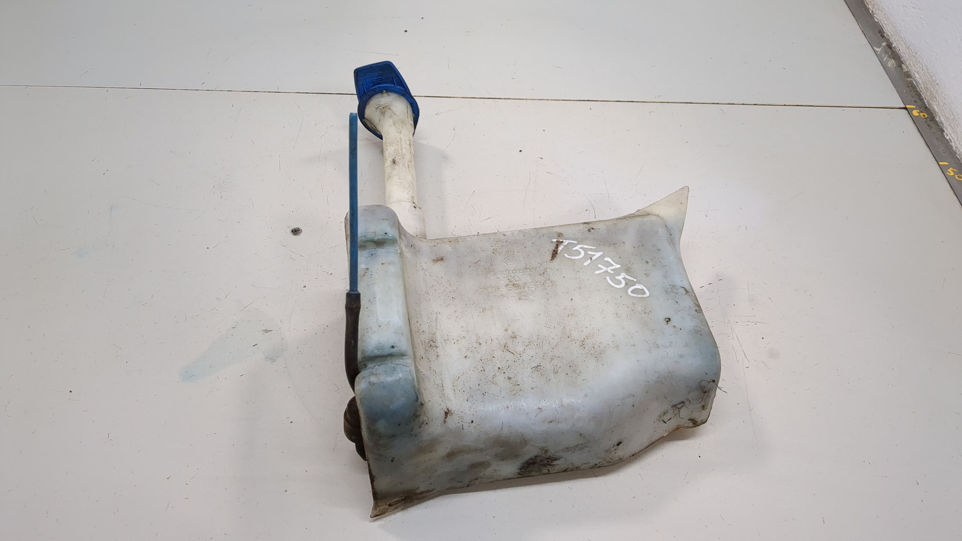 Бачок омывателя лобового стекла